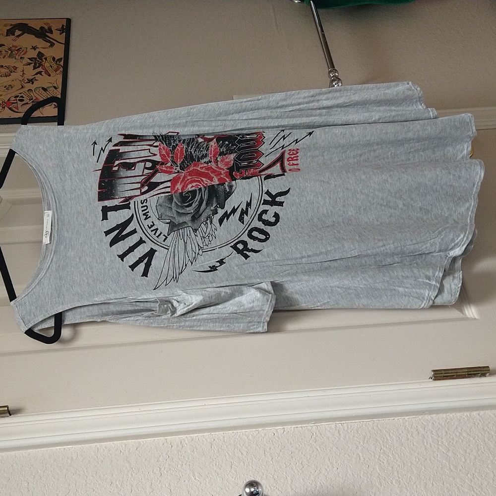 NWOT-Women'-Sky Apparel-Plus Size (2XL)-Gray-Rock and Roll T-Shirt